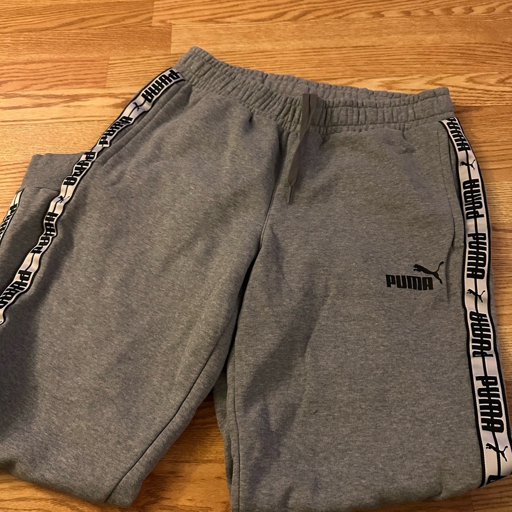 PUMA Joggers